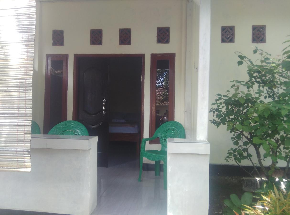 Pedek Homestay Praya Kültér fotó