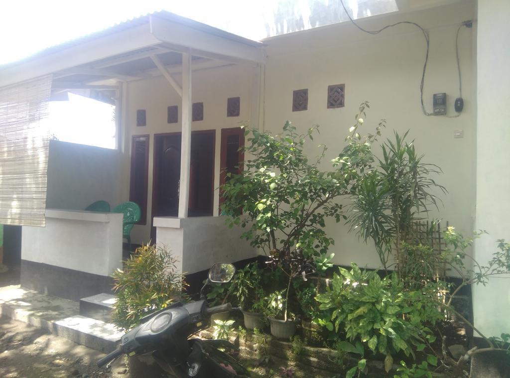 Pedek Homestay Praya Kültér fotó